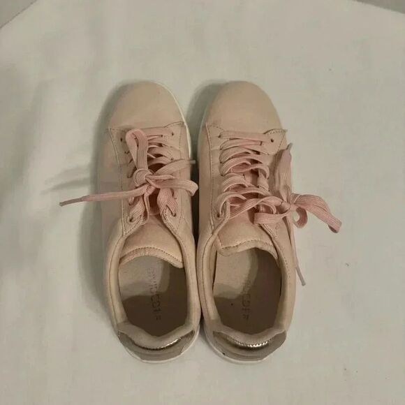 Divided | Light Pink Sneaker with Gold | Size 8 - Picture 5 of 7